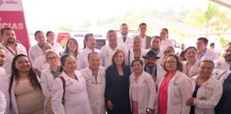 La salud no puede esperar: Gobernadora entrega 30 ambulancias a hospitales.