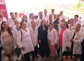 La salud no puede esperar: Gobernadora entrega 30 ambulancias a hospitales.
