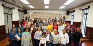 Trabajadoras de barrido y recolección de la Dirección de Limpia Pública recibieron uniformes.