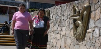 IMSS integró a 2 mil 900 parteras como colaboradoras a nivel nacional