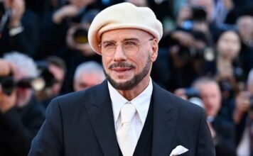 El nuevo look de John Travolta en Cannes en su debut como director.