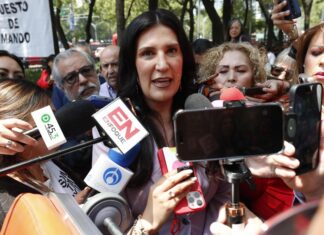 Kenia López Rabadán llama a definir postura frente al crimen organizado.