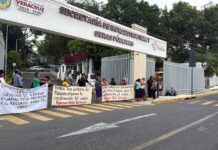Campesinos de Pajapán exigen pavimentación de camino hacia Peña Hermosa.