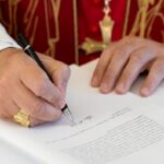León XIV pide “desarmar” la inteligencia artificial y frenarla como instrumento de “dominación, exclusión y muerte”.