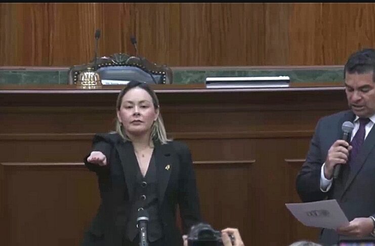 Yeraldine Bonilla, primera mujer gobernadora interina de Sinaloa.