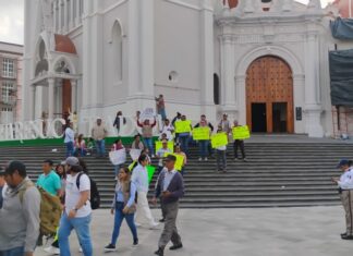 Trabajadores de Vectores de SESVER exigen reinstalación laboral.