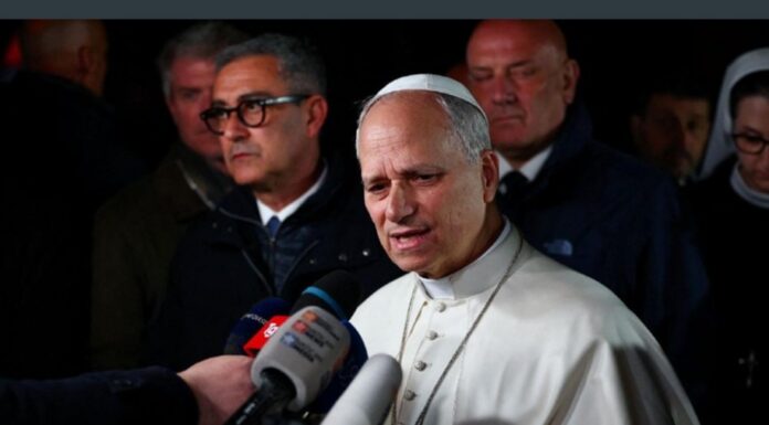Si alguien me critica, que lo haga con la verdad: Papa León XIV