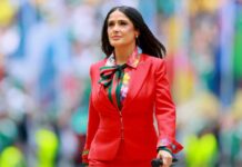 La veracruzana Salma Hayek roba cámara en el mundial