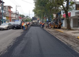 Este martes continúan los trabajos de bacheo sobre Miguel Alemán