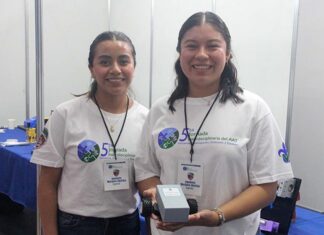 Alumnas UV desarrollan robot móvil con Wi-Fi propio
