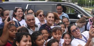 “Se gobierna escuchando al pueblo”: Presidenta Claudia Sheinbaum inaugura obras para prevenir inundaciones en 5 comunidades de Veracruz