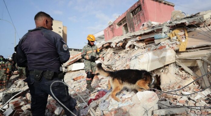 Rescatistas internacionales denuncian hostigamiento militar en Venezuela mientras crecen reclamos ciudadanos por escasa participación de cuerpos de seguridad en las labores de rescate