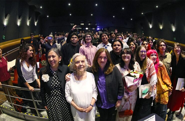 Elena Poniatowska, defensora del periodismo como un oficio ético.