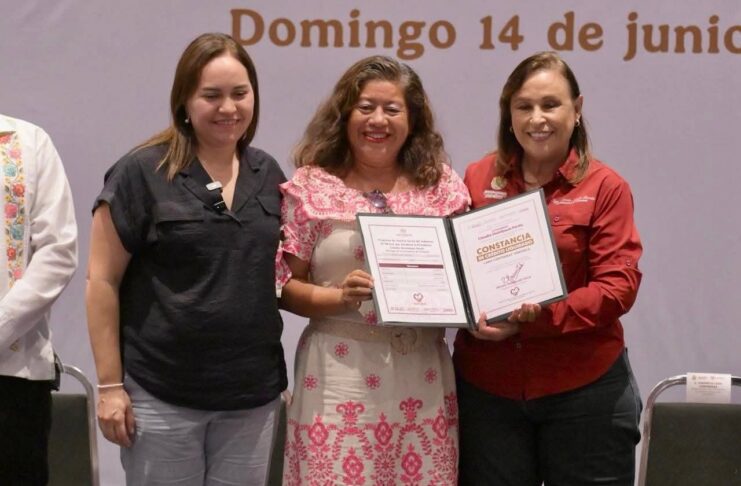 Reciben 648 familias veracruzanas constancias de finiquito de créditos FOVISSSTE