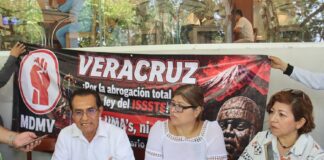 Movimiento Democrático Magisterial Veracruzano exige abrogar Ley del ISSSTE de 2007 y rechaza el aumento salarial.