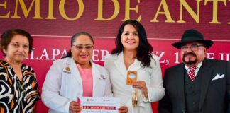 Honra Veracruz trayectoria de quienes dedican su vida al cuidado de la salud