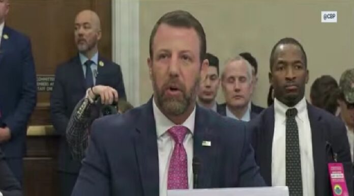 Secretario de Seguridad de EU advierte que van por cárteles que dominan la frontera con México