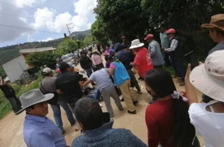 Denuncian agresión contra mujeres de Santa María Apazco y responsabilizan a autoridades municipales