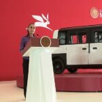 Presidenta Sheinbaum presenta Olinia, el primer vehículo eléctrico diseñado y desarrollado totalmente en México.