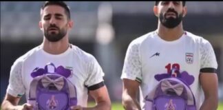 Irán: No es en el mundial el recuerdo de las niñas de Minab donde jugadores exhiben mochilas en homenaje a victimas de bombardeo de EU e Israel.