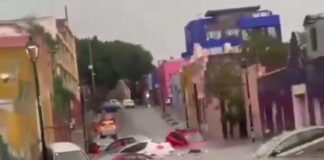 Lluvias colapsan vialidades del Centro Histórico de Puebla; reportan inundaciones y caos vehicular
