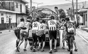 Fuera de lugar, futbol más allá del espectáculo.