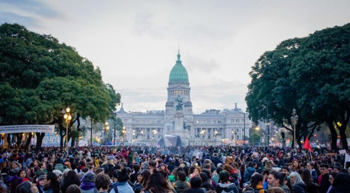 Miles de Mujeres vuelven a las calles en Argentina con el grito de “Ni Una Menos” a 11 años del histórico movimiento feminista