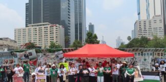 Buscadoras cambian el festejo por la memoria antes del México-Inglaterra