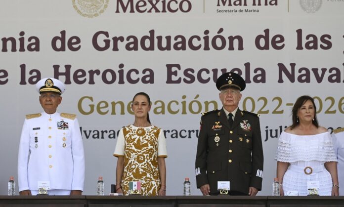 Claudia Sheinbaum Graduacion de cadetes