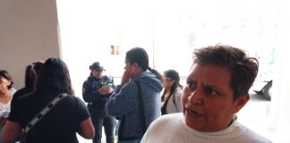 Denuncian 32 familias rezago de casi una década en investigación por presunto despojo en Xalapa.