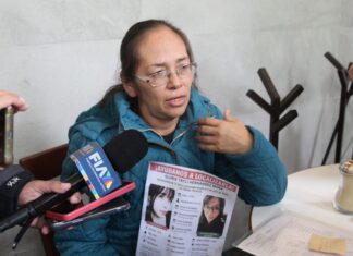Familia de estudiante desaparecida exige intervención de la gobernadora por falta de resultados de Fiscalía Veracruz.