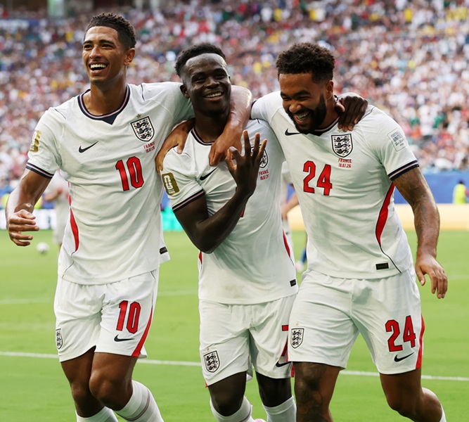 Inglaterra gana a Francia