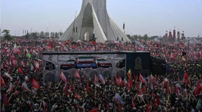 Presidente y Canciller de Irán fueron atacados en funeral de Khamenei