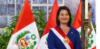 Keiko Fujimori toma protesta como presidenta de Perú como la primera mujer elegida por voto popular