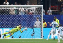 Argentina sufre, Messi falla penal y la Albiceleste avanza a cuartos tras vencer 3-2 a Egipto