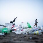 El amanecer de San Juan: cuando las hogueras se apagan y queda la basura