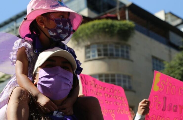 Cuidar también enferma: madres enfrentan la sobrecarga invisible del cuidado