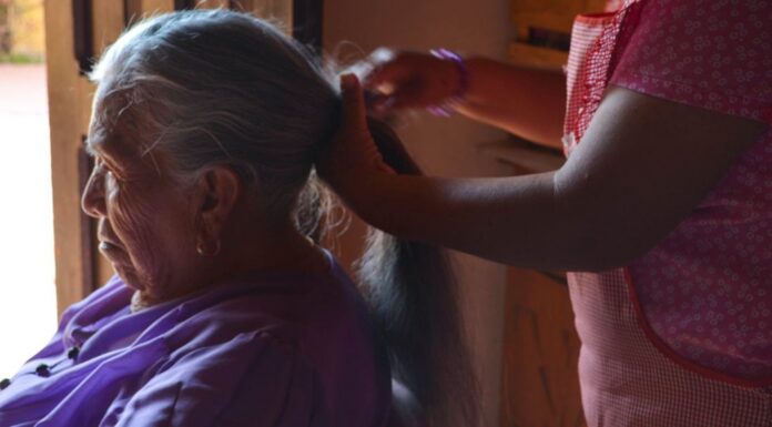 Ser cuidadora aumenta la desigualdad y limita las oportunidades de las mujeres en México