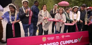 Regresa Rocío Nahle a cumplirle a Soledad Atzompa; entrega tres tramos carreteros