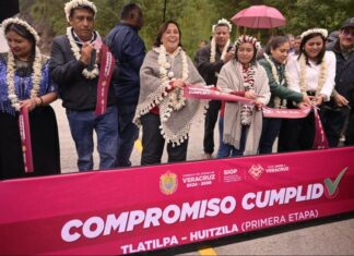 Regresa Rocío Nahle a cumplirle a Soledad Atzompa; entrega tres tramos carreteros