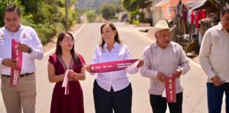 Cumple Rocío Nahle con Ayahualulco; entrega rehabilitación carretera
