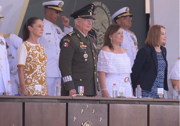 Rocio Nahle graduacion de cadetes