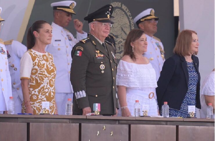 Acompaña Rocío Nahle a la presidenta Claudia Sheinbaum en graduación de cadetes navales