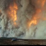Voraz incendio arrasa comunidad indígena en Ontario