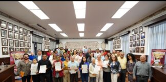 Ayuntamiento conmemora el 167.° aniversario del Registro Civil con entrega de actas de nacimiento.