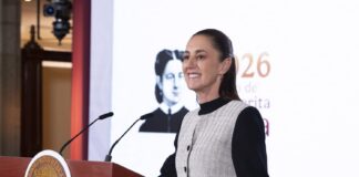 Presidenta Sheinbaum regulará uso de celulares en escuelas a finales de agosto