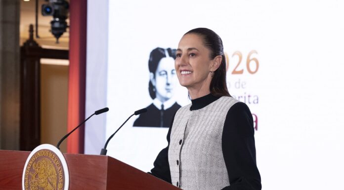 Presidenta Sheinbaum regulará uso de celulares en escuelas a finales de agosto