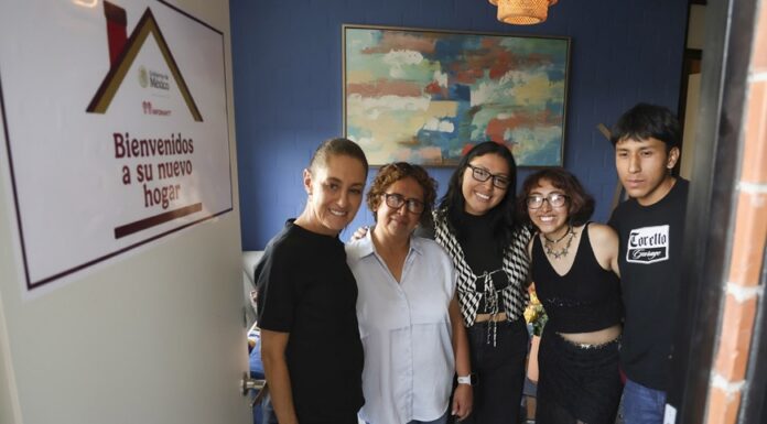 En Puebla, presidenta Sheinbaum entrega casas y finiquitos de crédito a derechohabientes Infonavit