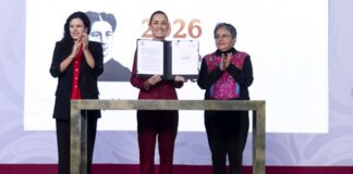 Claudia Sheinbaum firma decreto para fortalecer la transparencia en todas las entidades del Gobierno de México
