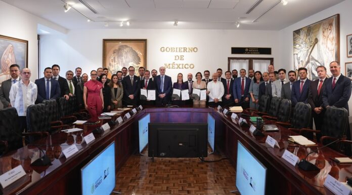 En Palacio Nacional, presidenta Sheinbaum renueva acuerdo voluntario con gasolineros